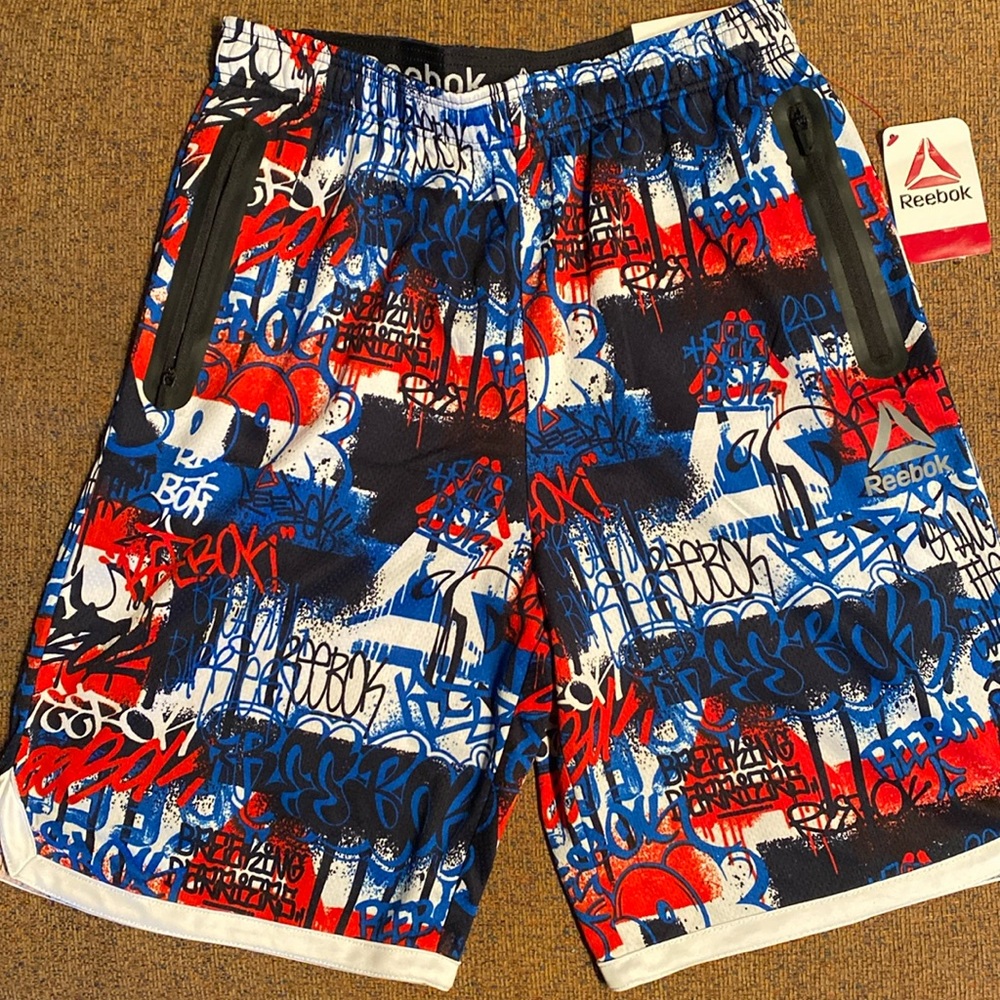 NEW Boys Reebok Graffiti Shorts w/pockets, size 18